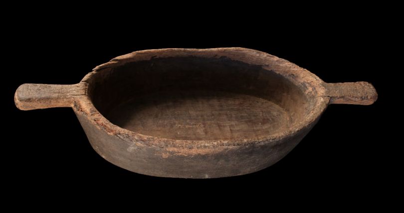 ANCIEN PLAT EN BOIS LUMI / OLD WOODEN BOWL