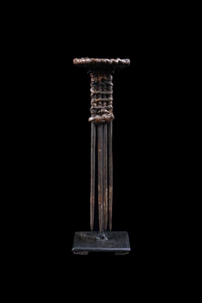 Peigne d'apparat / Traditional comb